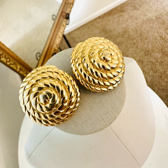 Vintage CINER Coiled Rope Earrings - Picture 4 of 16